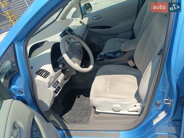Синий Ниссан Лиф, объемом двигателя 0 л и пробегом 116 тыс. км за 4800 $, фото 7 на Automoto.ua