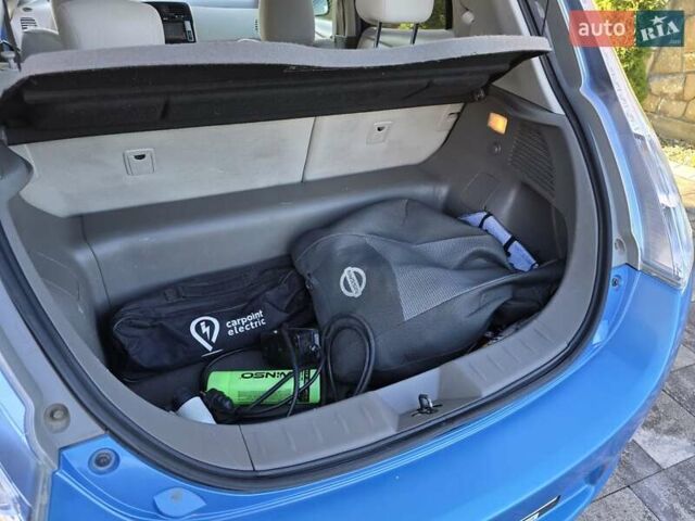 Синий Ниссан Лиф, объемом двигателя 0 л и пробегом 80 тыс. км за 4300 $, фото 33 на Automoto.ua