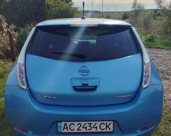 Синий Ниссан Лиф, объемом двигателя 0 л и пробегом 128 тыс. км за 3900 $, фото 4 на Automoto.ua