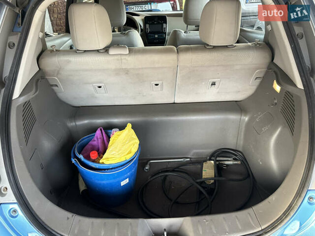 Синий Ниссан Лиф, объемом двигателя 0 л и пробегом 138 тыс. км за 5500 $, фото 3 на Automoto.ua