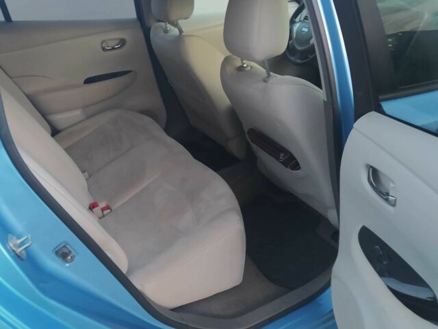 Ниссан Лиф 2011 в Млынове на Automoto.ua Синий Ниссан Лиф, объемом двигателя 1.6 л и пробегом 100 тыс. км за 3900 $, фото 9 на Automoto.ua