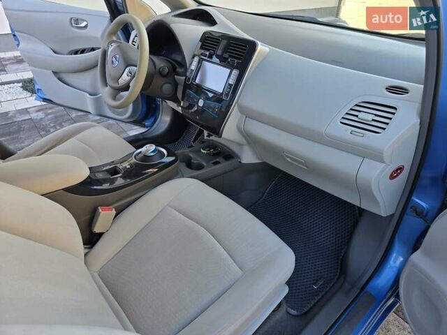 Синий Ниссан Лиф, объемом двигателя 0 л и пробегом 80 тыс. км за 4300 $, фото 25 на Automoto.ua
