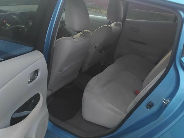 Ниссан Лиф 2011 в Млынове на Automoto.ua Синий Ниссан Лиф, объемом двигателя 1.6 л и пробегом 100 тыс. км за 3900 $, фото 11 на Automoto.ua