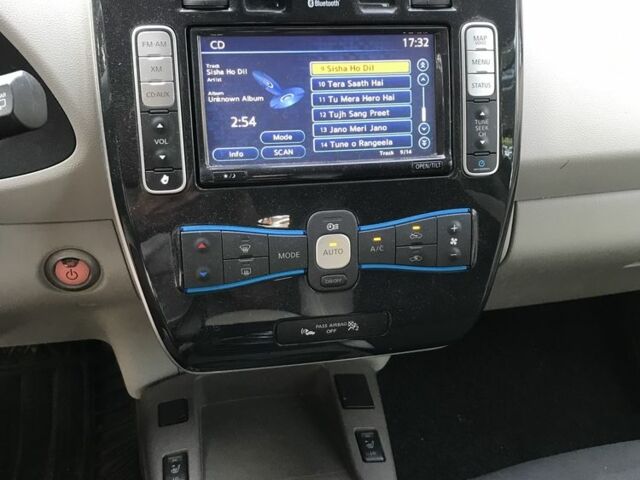 Синий Ниссан Лиф, объемом двигателя 0 л и пробегом 183 тыс. км за 12499 $, фото 13 на Automoto.ua