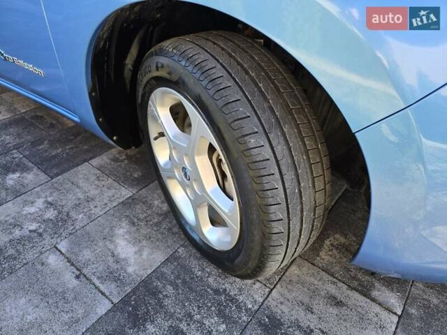 Синий Ниссан Лиф, объемом двигателя 0 л и пробегом 80 тыс. км за 4300 $, фото 54 на Automoto.ua