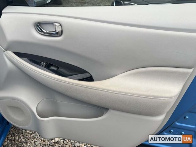 Синий Ниссан Лиф, объемом двигателя 24 л и пробегом 118 тыс. км за 6900 $, фото 17 на Automoto.ua