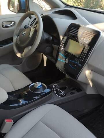 Синий Ниссан Лиф, объемом двигателя 0 л и пробегом 82 тыс. км за 4800 $, фото 5 на Automoto.ua