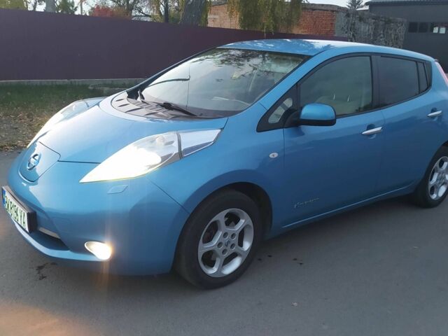 Ниссан Лиф 2011 в Млынове на Automoto.ua Синий Ниссан Лиф, объемом двигателя 1.6 л и пробегом 100 тыс. км за 3900 $, фото 8 на Automoto.ua