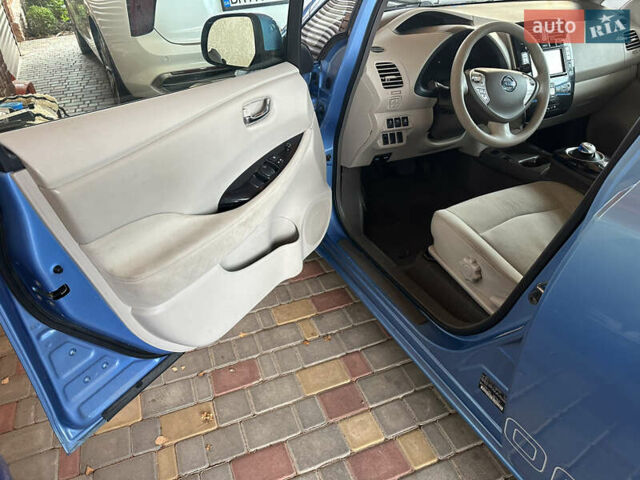 Синий Ниссан Лиф, объемом двигателя 0 л и пробегом 138 тыс. км за 5500 $, фото 10 на Automoto.ua