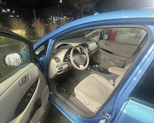 Синий Ниссан Лиф, объемом двигателя 0 л и пробегом 167 тыс. км за 5200 $, фото 5 на Automoto.ua