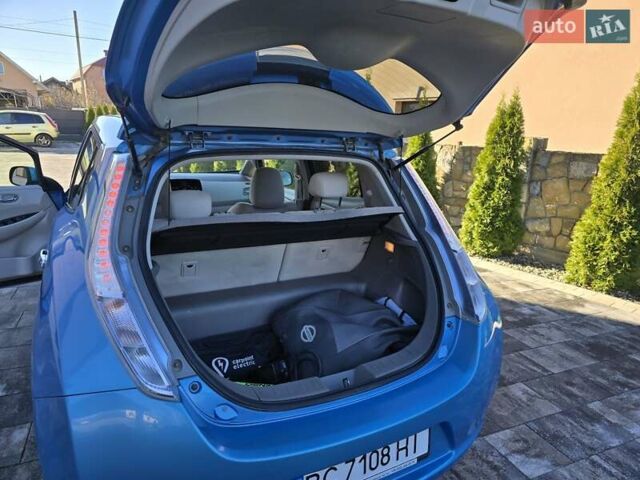 Синий Ниссан Лиф, объемом двигателя 0 л и пробегом 80 тыс. км за 4300 $, фото 31 на Automoto.ua