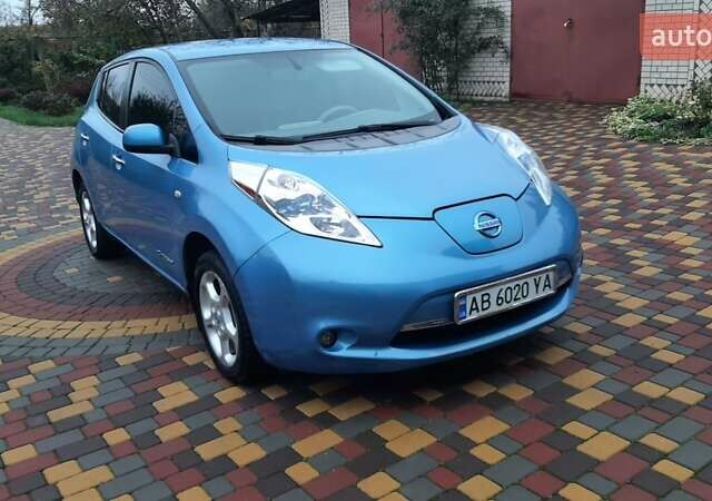 Синий Ниссан Лиф, объемом двигателя 0 л и пробегом 126 тыс. км за 4600 $, фото 8 на Automoto.ua