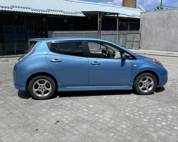 Синий Ниссан Лиф, объемом двигателя 0 л и пробегом 140 тыс. км за 4500 $, фото 3 на Automoto.ua