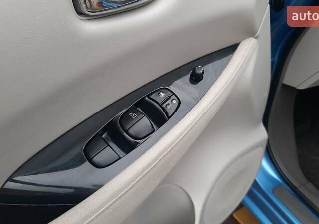 Синий Ниссан Лиф, объемом двигателя 0 л и пробегом 126 тыс. км за 4600 $, фото 6 на Automoto.ua