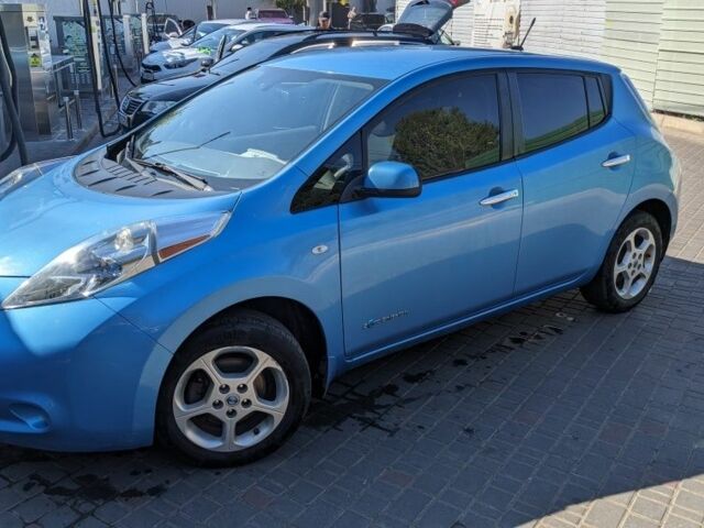 Синий Ниссан Лиф, объемом двигателя 0 л и пробегом 155 тыс. км за 4999 $, фото 5 на Automoto.ua