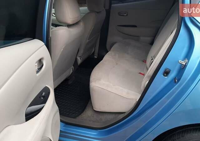Синий Ниссан Лиф, объемом двигателя 0 л и пробегом 126 тыс. км за 4600 $, фото 23 на Automoto.ua