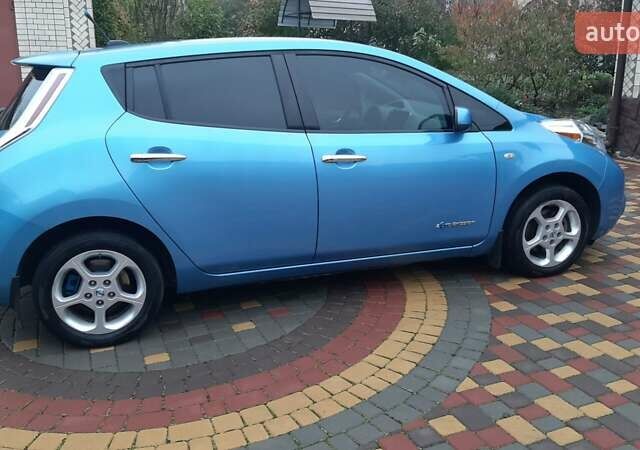 Синий Ниссан Лиф, объемом двигателя 0 л и пробегом 126 тыс. км за 4600 $, фото 9 на Automoto.ua