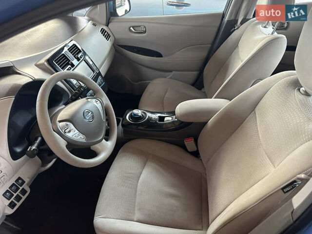 Синий Ниссан Лиф, объемом двигателя 0 л и пробегом 138 тыс. км за 5500 $, фото 11 на Automoto.ua