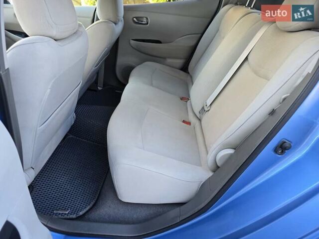 Синий Ниссан Лиф, объемом двигателя 0 л и пробегом 80 тыс. км за 4300 $, фото 23 на Automoto.ua