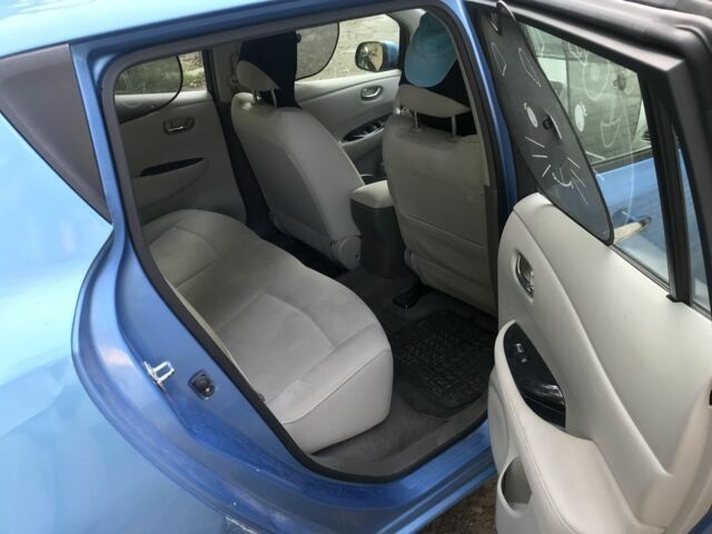 Синий Ниссан Лиф, объемом двигателя 0 л и пробегом 183 тыс. км за 12499 $, фото 12 на Automoto.ua