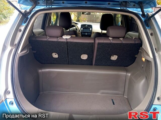 Синій Ніссан Ліф, об'ємом двигуна 0 л та пробігом 111 тис. км за 4600 $, фото 6 на Automoto.ua