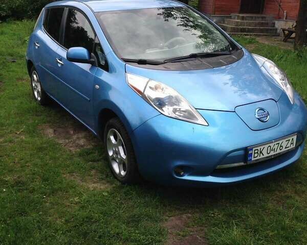 Синий Ниссан Лиф, объемом двигателя 0 л и пробегом 60 тыс. км за 5000 $, фото 6 на Automoto.ua