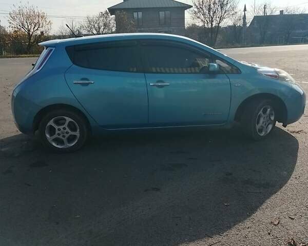 Синий Ниссан Лиф, объемом двигателя 0 л и пробегом 120 тыс. км за 4100 $, фото 1 на Automoto.ua