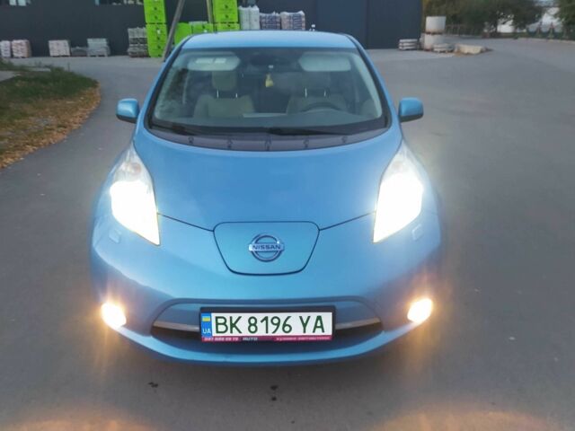 Ниссан Лиф 2011 в Млынове на Automoto.ua Синий Ниссан Лиф, объемом двигателя 1.6 л и пробегом 100 тыс. км за 3900 $, фото 17 на Automoto.ua