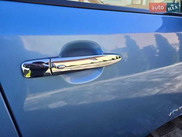 Синий Ниссан Лиф, объемом двигателя 0 л и пробегом 80 тыс. км за 4300 $, фото 52 на Automoto.ua