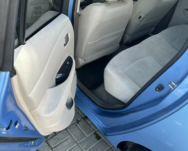 Синий Ниссан Лиф, объемом двигателя 0 л и пробегом 150 тыс. км за 5100 $, фото 9 на Automoto.ua