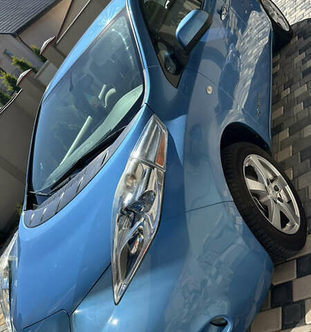 Синий Ниссан Лиф, объемом двигателя 0 л и пробегом 130 тыс. км за 5200 $, фото 1 на Automoto.ua