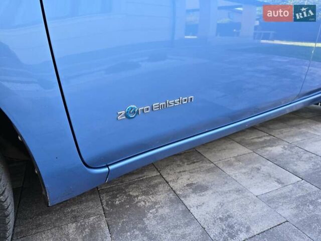 Синий Ниссан Лиф, объемом двигателя 0 л и пробегом 116 тыс. км за 5500 $, фото 37 на Automoto.ua