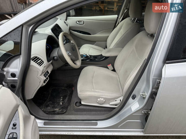 Синій Ніссан Ліф, об'ємом двигуна 0 л та пробігом 92 тис. км за 4990 $, фото 22 на Automoto.ua