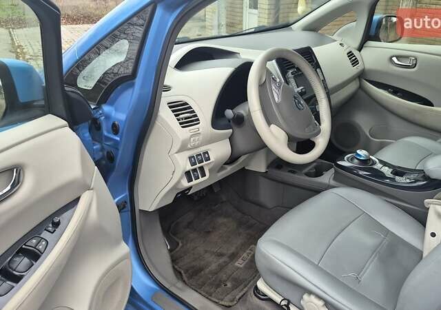 Синий Ниссан Лиф, объемом двигателя 0 л и пробегом 118 тыс. км за 4900 $, фото 32 на Automoto.ua