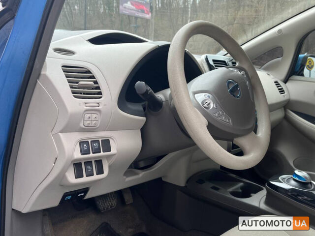 Синий Ниссан Лиф, объемом двигателя 24 л и пробегом 140 тыс. км за 5800 $, фото 8 на Automoto.ua