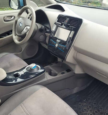 Синий Ниссан Лиф, объемом двигателя 0 л и пробегом 100 тыс. км за 4500 $, фото 11 на Automoto.ua