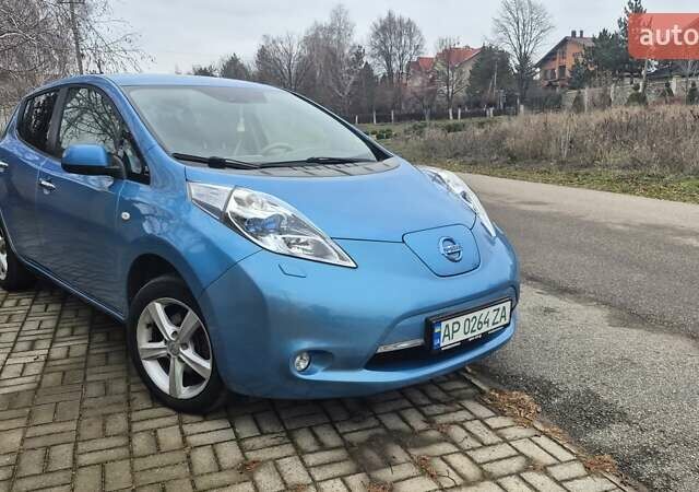 Синий Ниссан Лиф, объемом двигателя 0 л и пробегом 118 тыс. км за 4900 $, фото 1 на Automoto.ua