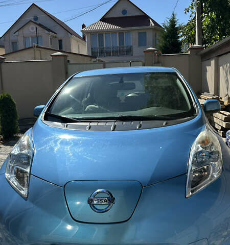 Синий Ниссан Лиф, объемом двигателя 0 л и пробегом 130 тыс. км за 5200 $, фото 2 на Automoto.ua