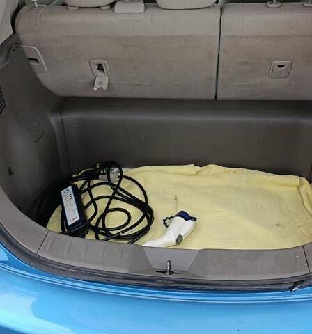 Синий Ниссан Лиф, объемом двигателя 0 л и пробегом 120 тыс. км за 4650 $, фото 15 на Automoto.ua