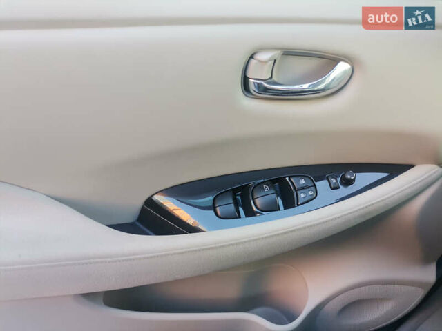 Синій Ніссан Ліф, об'ємом двигуна 0 л та пробігом 120 тис. км за 4500 $, фото 23 на Automoto.ua