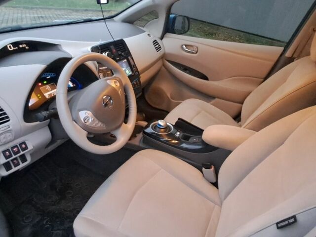 Синий Ниссан Лиф, объемом двигателя 0 л и пробегом 101 тыс. км за 4950 $, фото 6 на Automoto.ua