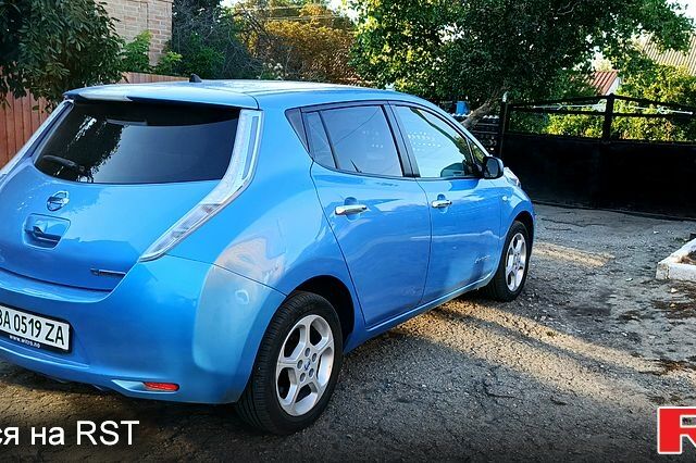 Синий Ниссан Лиф, объемом двигателя 0 л и пробегом 112 тыс. км за 5500 $, фото 2 на Automoto.ua