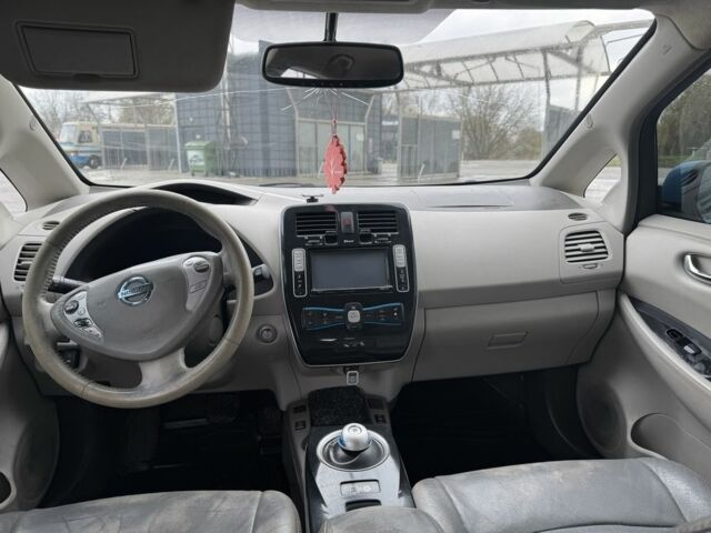Синий Ниссан Лиф, объемом двигателя 0 л и пробегом 117 тыс. км за 3500 $, фото 6 на Automoto.ua