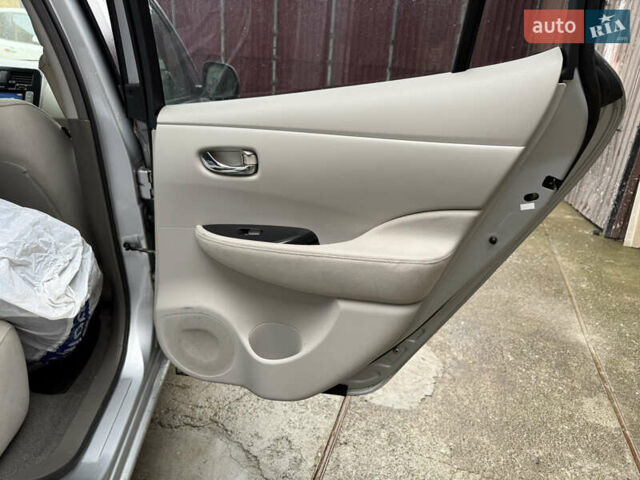 Синій Ніссан Ліф, об'ємом двигуна 0 л та пробігом 92 тис. км за 4990 $, фото 33 на Automoto.ua