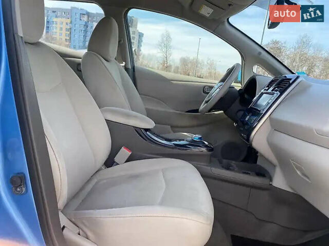 Синий Ниссан Лиф, объемом двигателя 0 л и пробегом 120 тыс. км за 5000 $, фото 15 на Automoto.ua