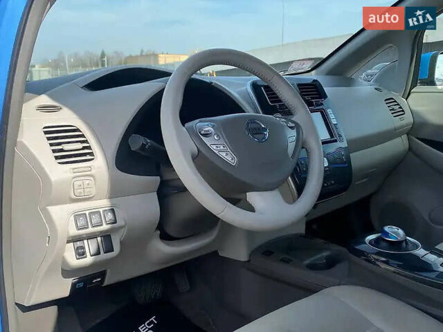 Синий Ниссан Лиф, объемом двигателя 0 л и пробегом 120 тыс. км за 5000 $, фото 9 на Automoto.ua
