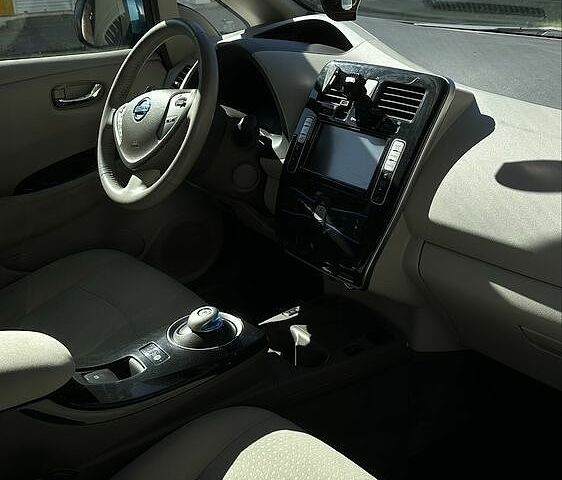 Синий Ниссан Лиф, объемом двигателя 0 л и пробегом 94 тыс. км за 5520 $, фото 2 на Automoto.ua