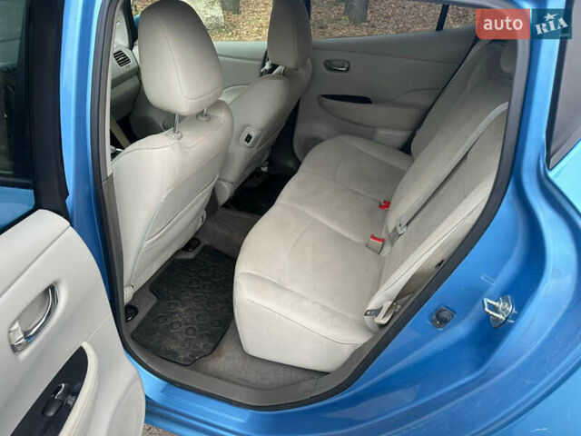 Синий Ниссан Лиф, объемом двигателя 0 л и пробегом 97 тыс. км за 4400 $, фото 11 на Automoto.ua