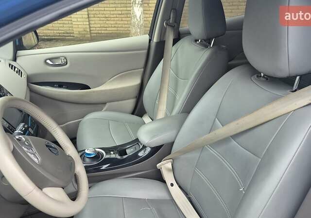 Синий Ниссан Лиф, объемом двигателя 0 л и пробегом 118 тыс. км за 4900 $, фото 38 на Automoto.ua