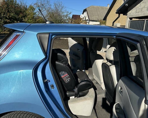 Синій Ніссан Ліф, об'ємом двигуна 0 л та пробігом 140 тис. км за 5500 $, фото 6 на Automoto.ua